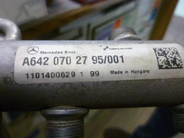 Genuine Fuel Rail – 6420702795 | Mercedes Sprinter OM642 Diesel Injection Rail