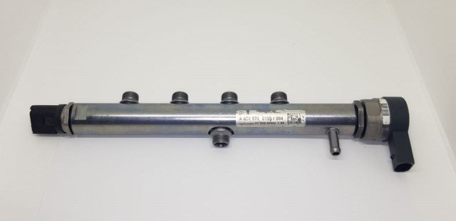 Mercedes Sprinter Fuel Rail / Fuel Distributor – Genuine OEM | VS30 2.0L OM654 Diesel | #6540700195 (2023+)